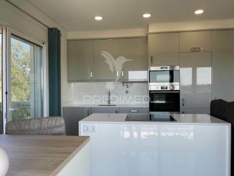 Novo t2 condomínio privado piscina e vista mar