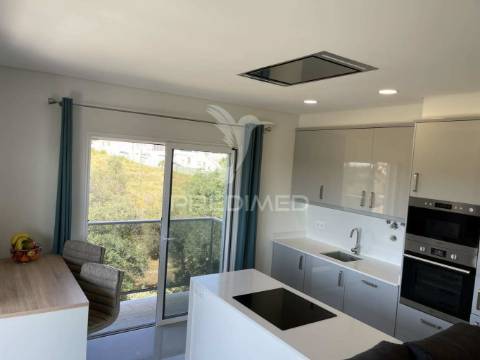 Novo t2 condomínio privado piscina e vista mar