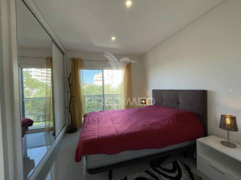 Novo t2 condomínio privado piscina e vista mar
