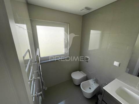 Novo t2 condomínio privado piscina e vista mar