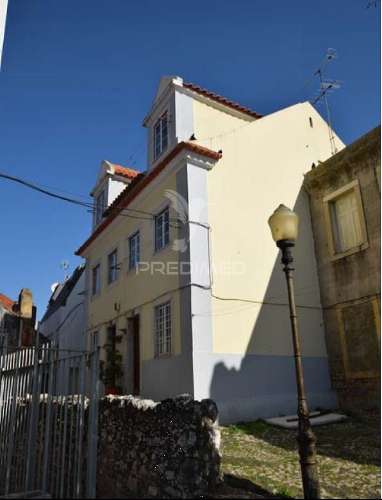 Apartamento t2 totalmente remodelado em alcântara
