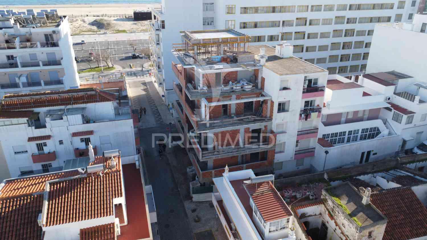 T0+1, segunda linha de monte gordo, vista mar, praia a 100m
