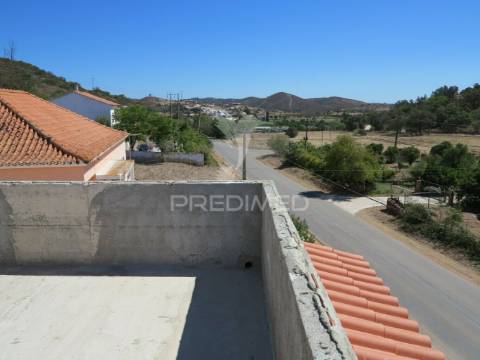 Moradia em fase de construção em silves