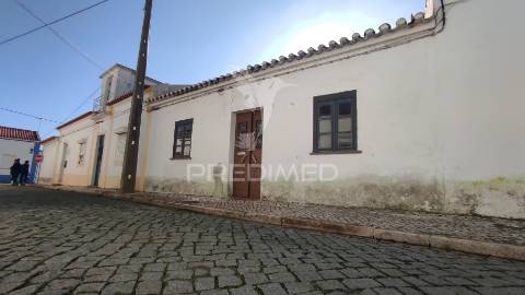 Moradia para recuperar em santa vitória