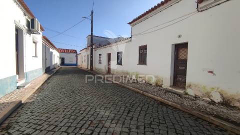 Moradia para recuperar em santa vitória