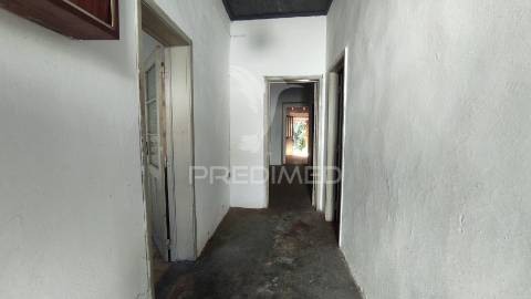 Moradia para recuperar em santa vitória