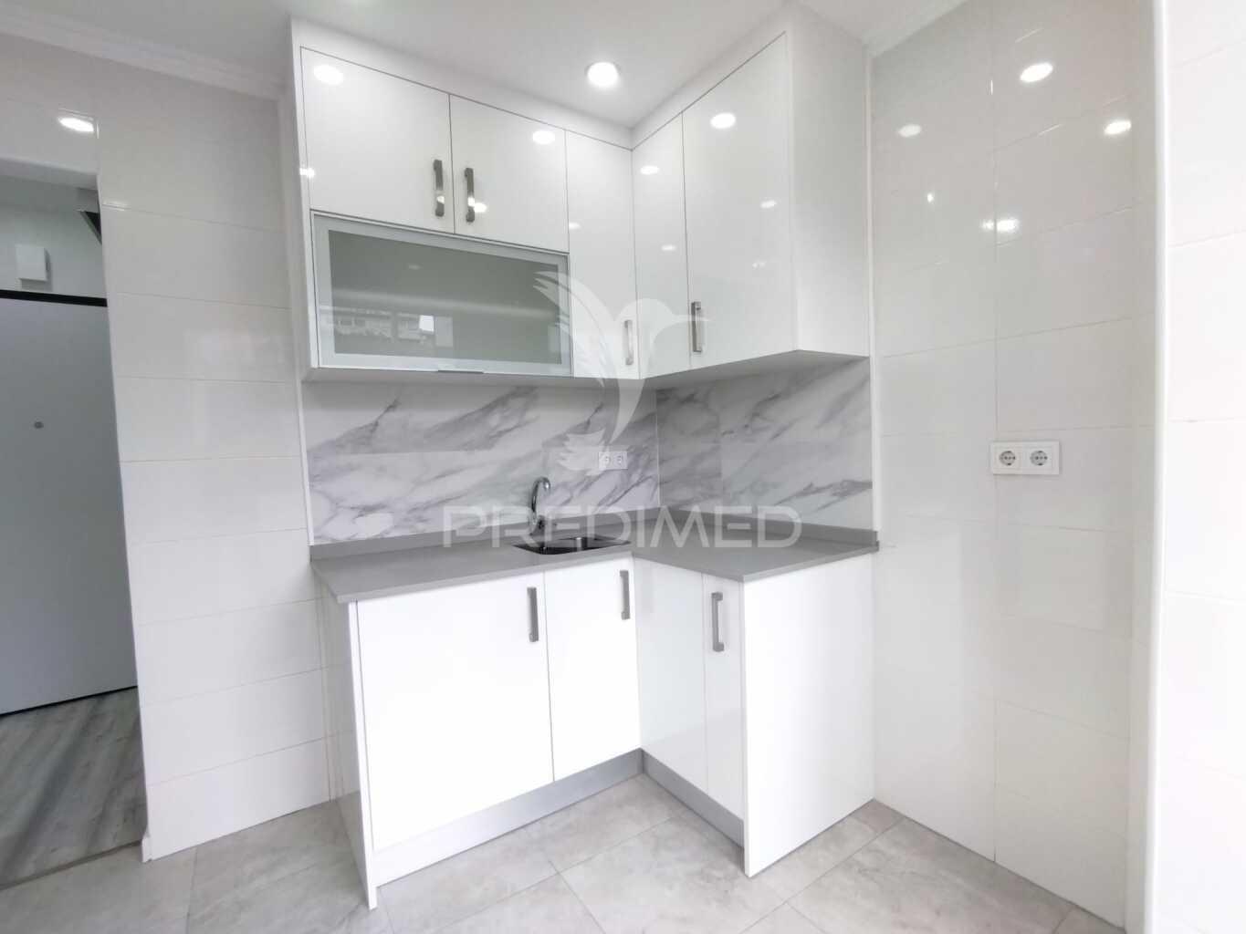 Apartamento totalmente remodelado t1 arroios lisboa