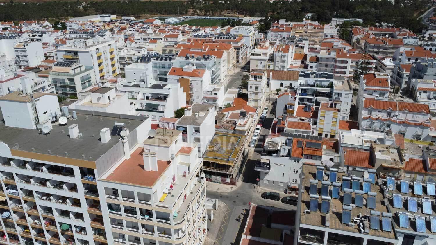 T3 duplex, segunda linha monte gordo, vista mar, praia 100m