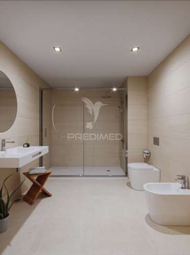 Apartamento t3 com varanda e vista mar