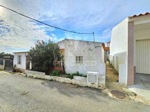 Moradia t1 e lote para construção, aljustrel