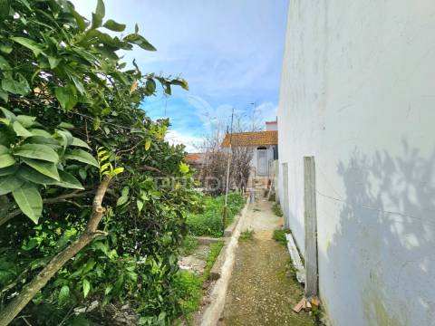 Moradia t1 e lote para construção, aljustrel