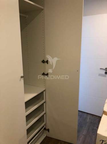 Apartamento t2 remodelado com logradouro na ajuda