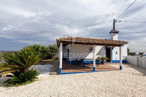 Moradia t2 completamente remodelada com jardim em orvalhos - alandroal