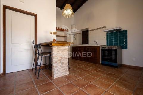 Moradia t2 completamente remodelada com jardim em orvalhos - alandroal