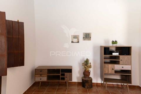 Moradia t2 completamente remodelada com jardim em orvalhos - alandroal