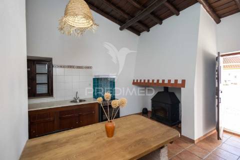 Moradia t2 completamente remodelada com jardim em orvalhos - alandroal