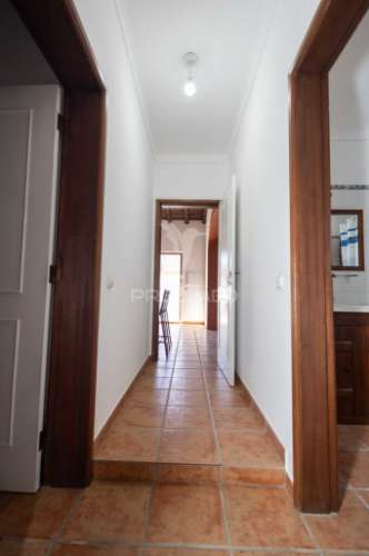 Moradia t2 completamente remodelada com jardim em orvalhos - alandroal
