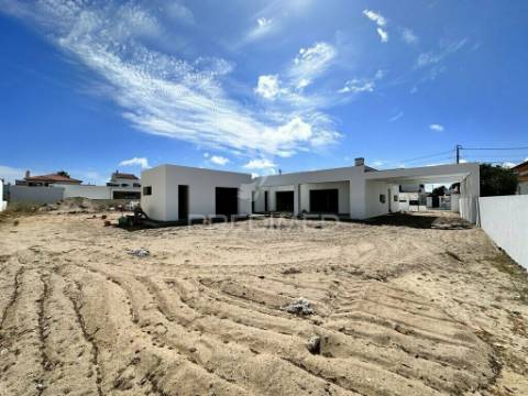 Moradia t4 em azeitão com piscina - duas suites