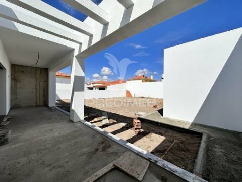 Moradia t4 em azeitão com piscina - duas suites