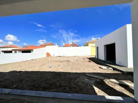 Moradia t4 em azeitão com piscina - duas suites