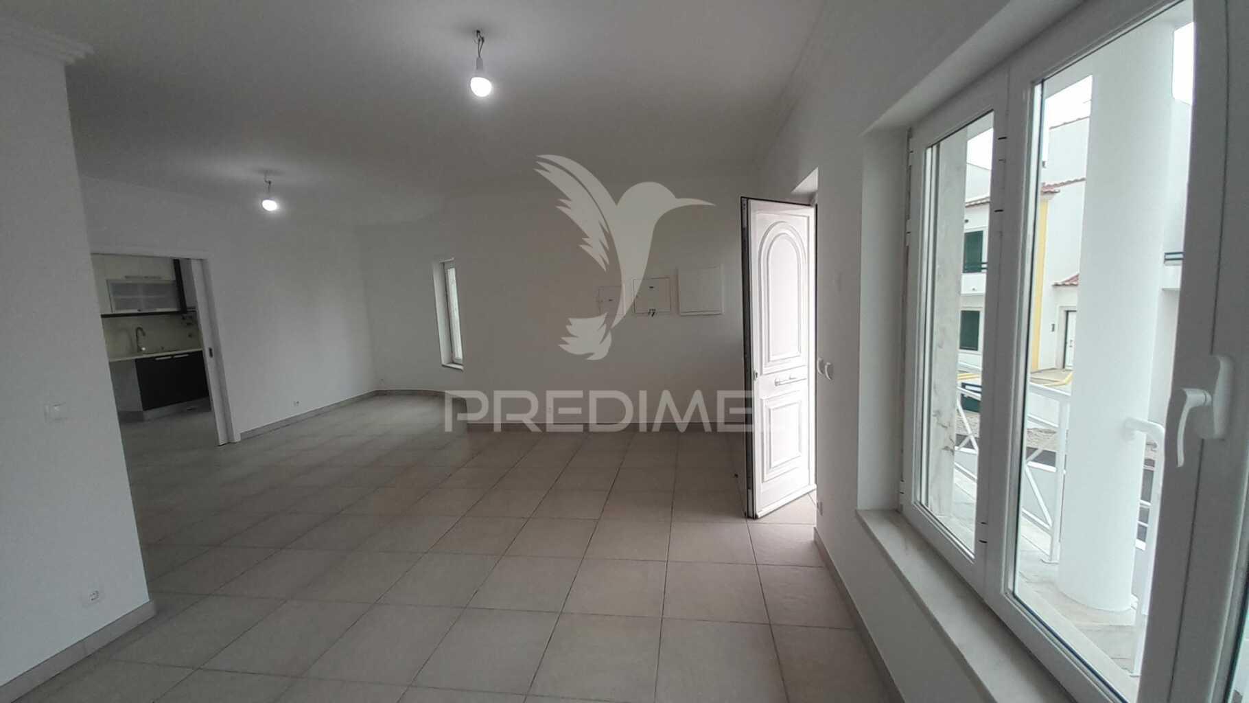 Excelente moradia v4 terraço e vista de mar ericeira