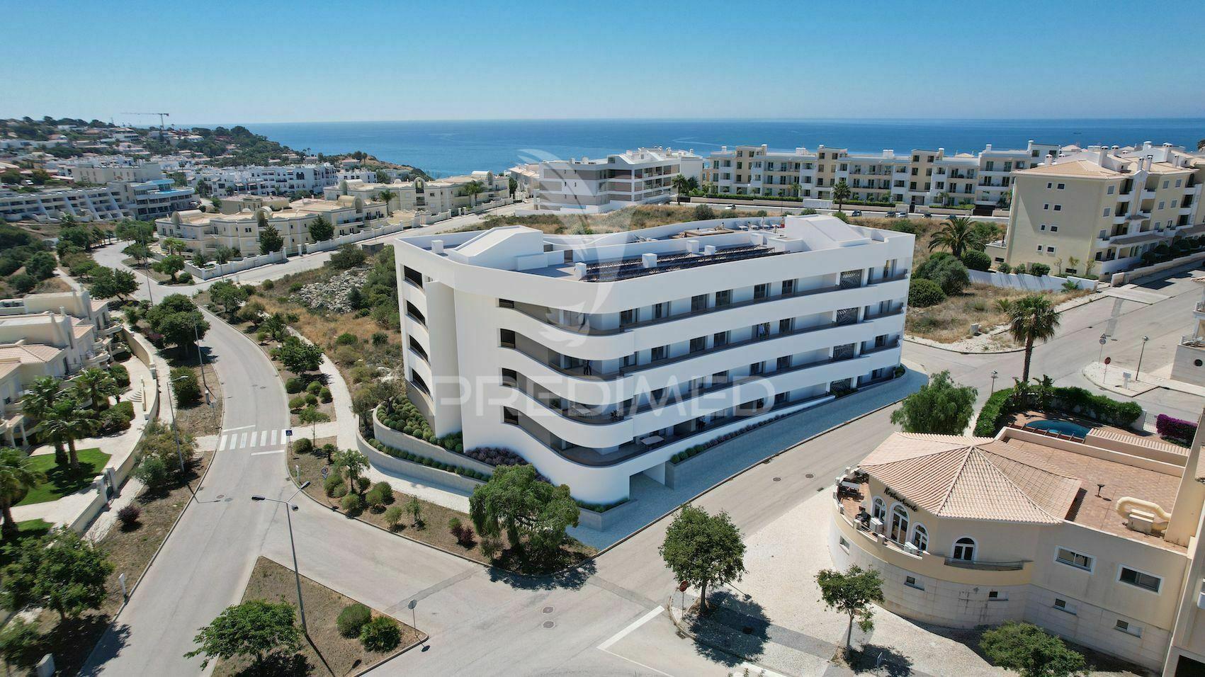 Condomínio leaf lagos a 300m da praia com piscina