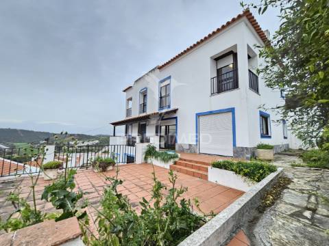 Moradia t4 com quintal e garagem, odemira