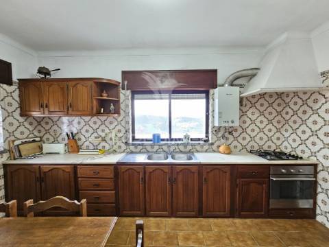 Moradia t4 com quintal e garagem, odemira