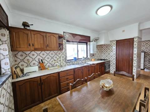 Moradia t4 com quintal e garagem, odemira