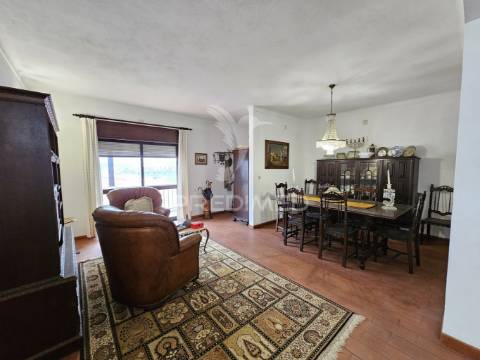 Moradia t4 com quintal e garagem, odemira