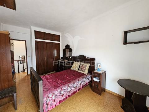 Moradia t4 com quintal e garagem, odemira