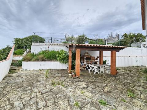 Moradia t4 com quintal e garagem, odemira