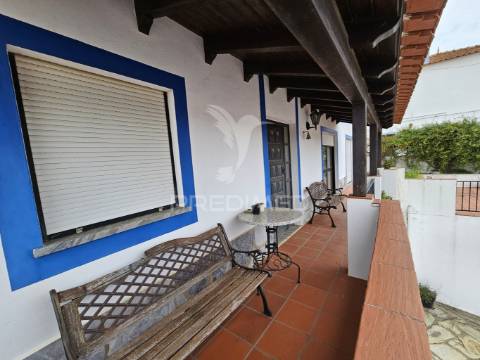Moradia t4 com quintal e garagem, odemira