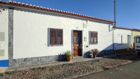 Moradia t3  em trigaches . beja