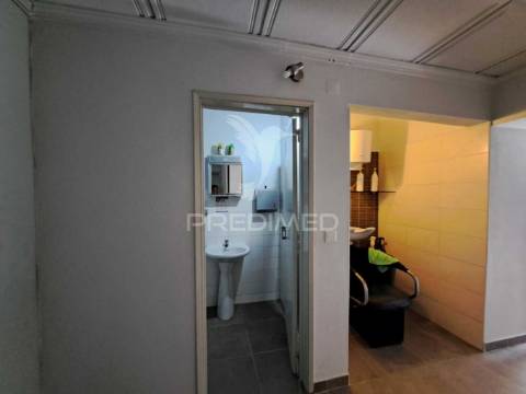 Casinha típica t1 no centro da vila - pias