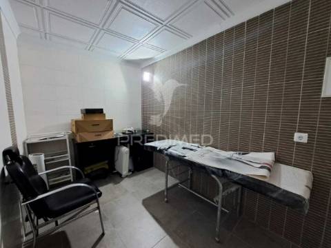 Casinha típica t1 no centro da vila - pias