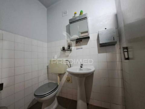 Casinha típica t1 no centro da vila - pias