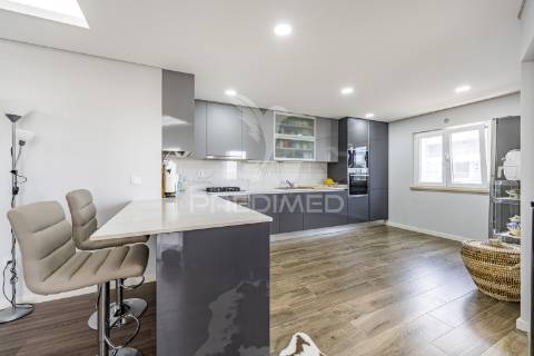 Apartamento t2 de 2022 com terraço no montijo