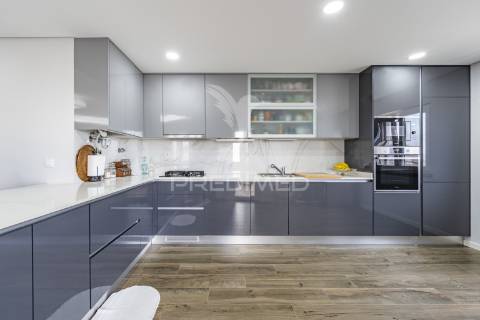 Apartamento t2 de 2022 com terraço no montijo