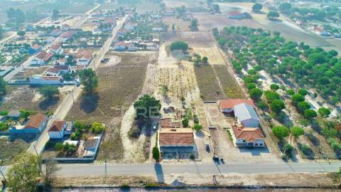 Moradia t5 com terreno perto de torrão