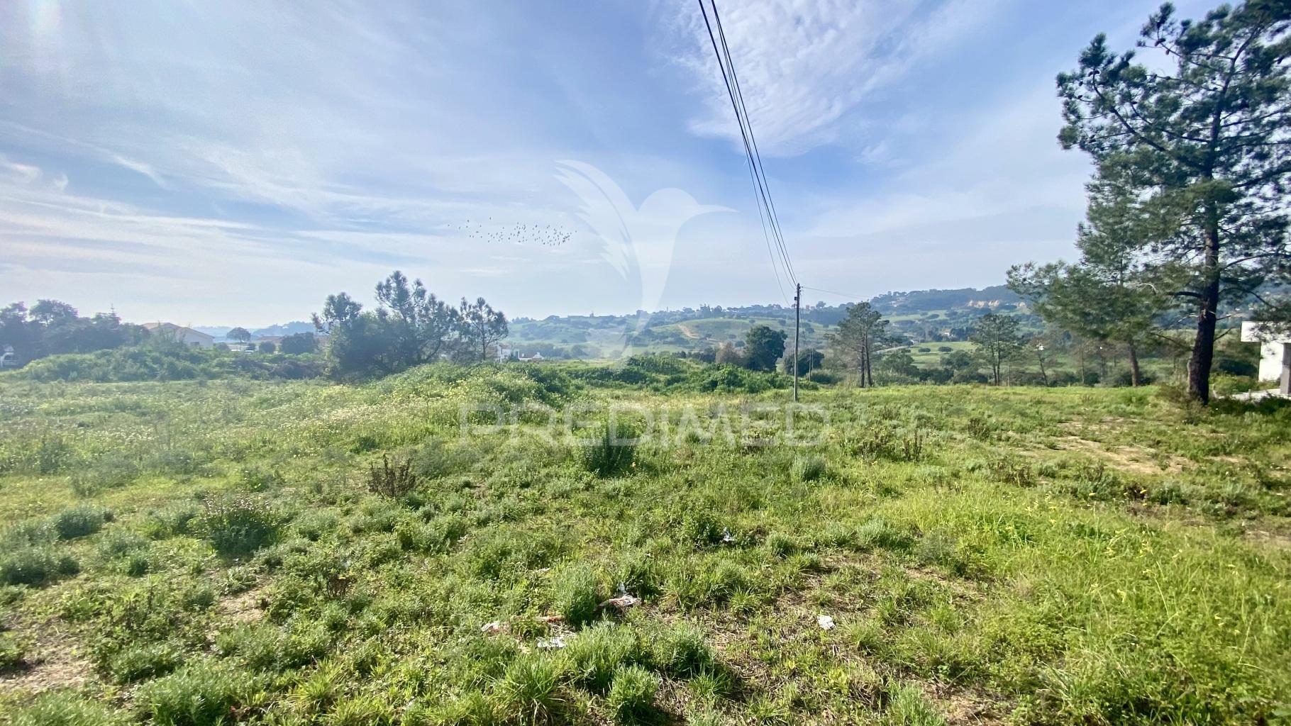 Terreno urbanizável para construção habitacional