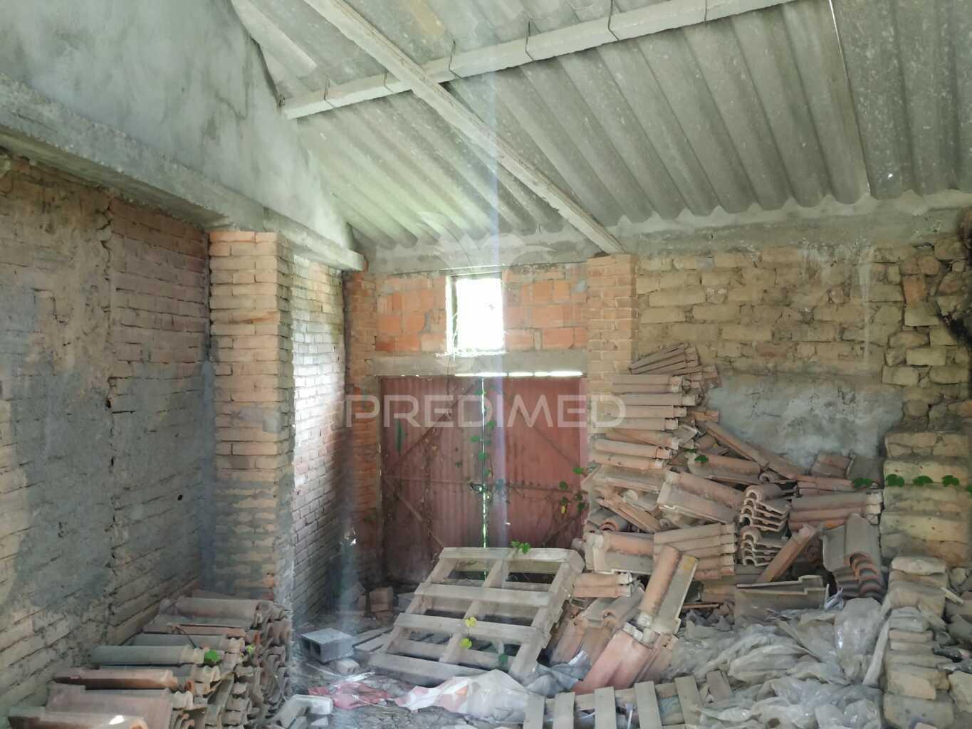 Moradia para reconstruir