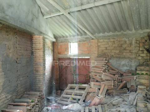 Moradia para reconstruir