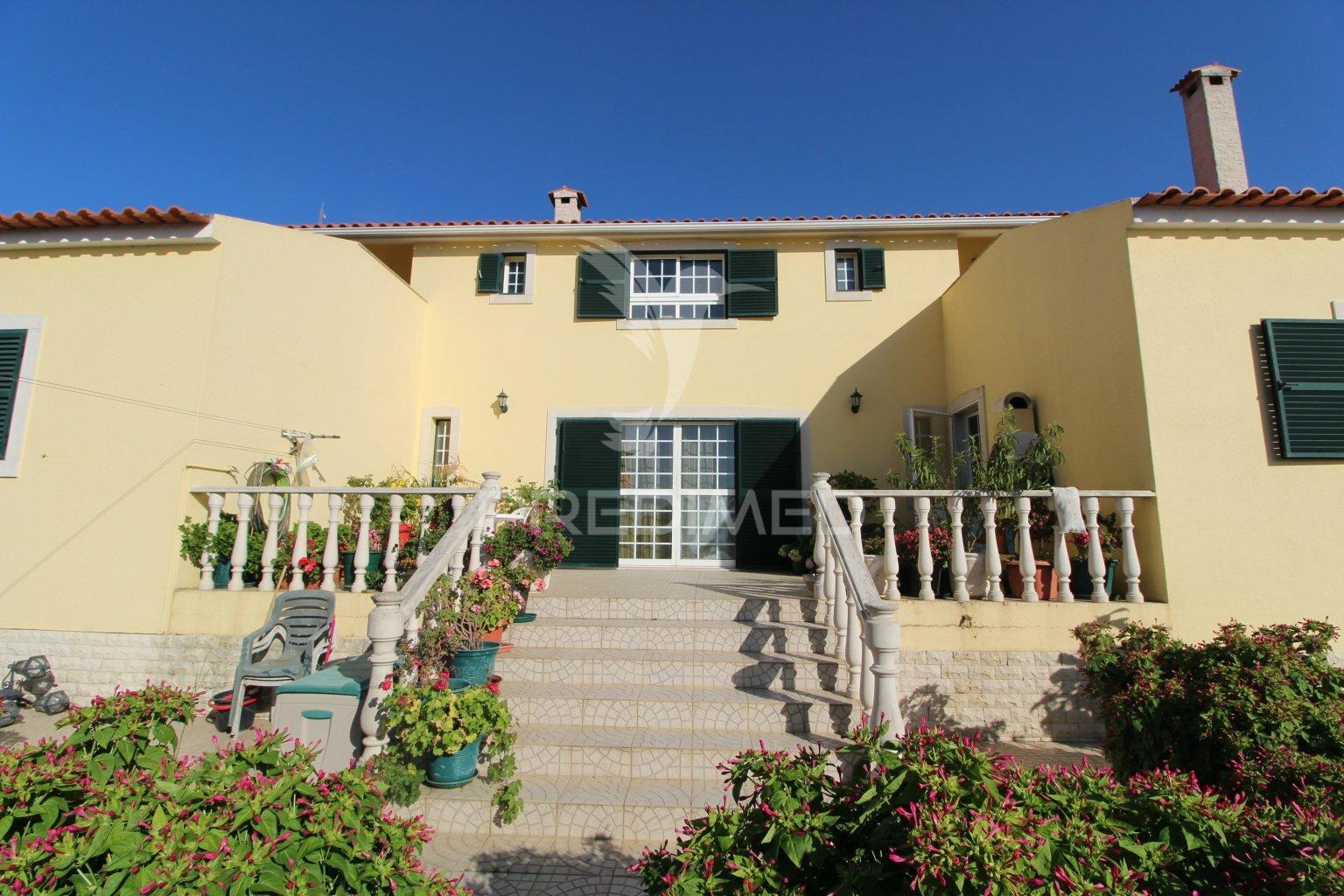 Moradia isolada t7 com lote de 5000 m2 - alcochete