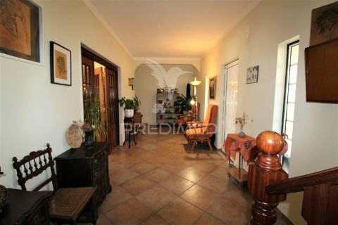 Moradia isolada t7 com lote de 5000 m2 - alcochete