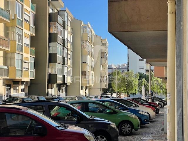 Loja comercial na rua aurélia de sousa, 12
