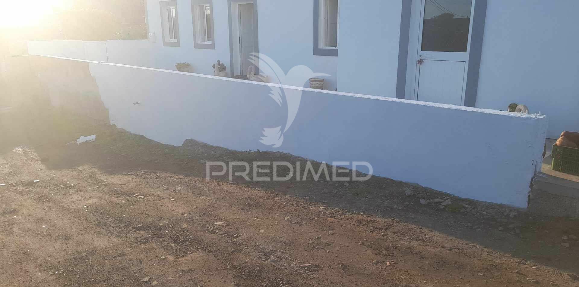 Moradia t2 nova + t3 em ruína
