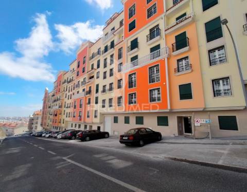 Apartamento t3 | neudel/águas livres | 4º piso