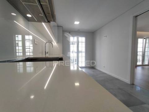 Apartamento t3 | neudel/águas livres | 4º piso