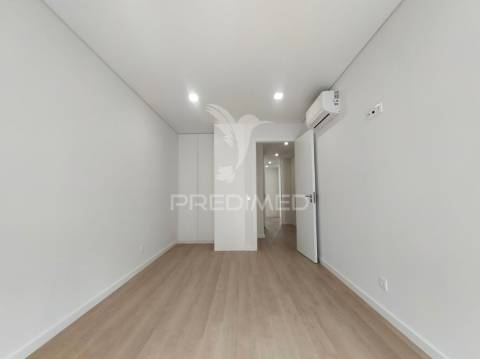 Apartamento t3 | neudel/águas livres | 4º piso